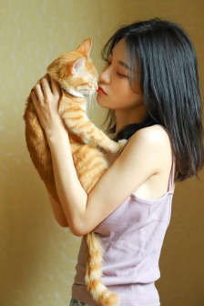 男生大口喘气